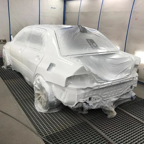 Préparation de carrosserie avant peinture